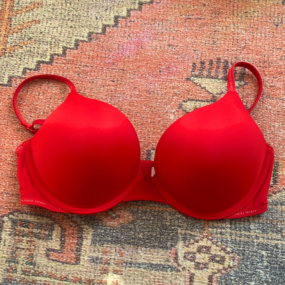 Victorias Secret Tshirt Push-up Plunge Bra Red 34C